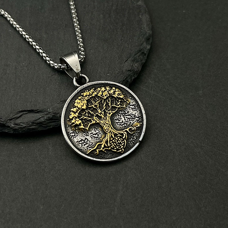 Kette mit Anhänger