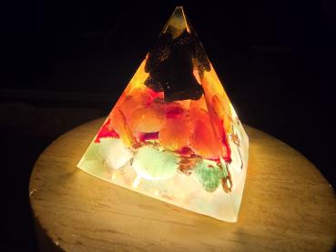 Orgonit Pyramide: "Sanftmut"