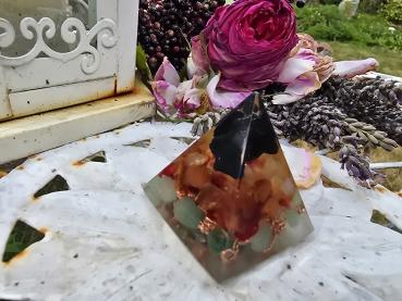 Preview: Orgonit Pyramide: "Sanftmut"