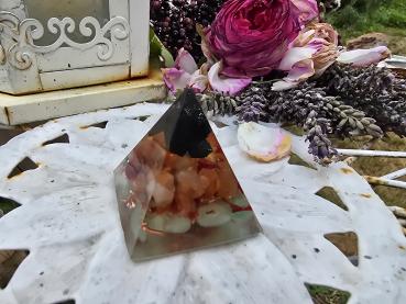 Preview: Orgonit Pyramide: "Sanftmut"
