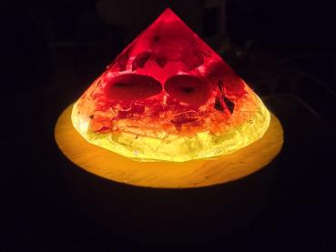 Kraftstein in Diamantschliff " Das innere Feuer"