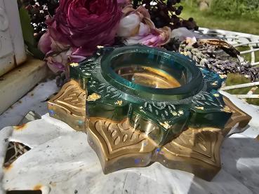 Preview: Teelichthalter goldene Lotusblüte