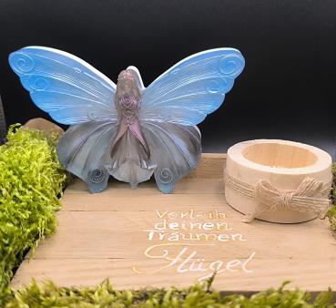 Teelichthalter Schmetterlingfrau „Verleih deinen Träumen Flügel“ – Eiche, Raysin & Epoxidharz