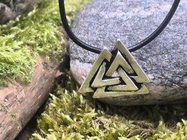 Valknut-Amulett versilbert – Symbol nordischer Entschlossenheit