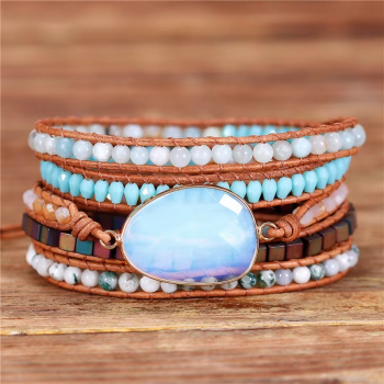 Wickelarmband mit Opalstein in Blau – Boho Lederarmband mit Natursteinen