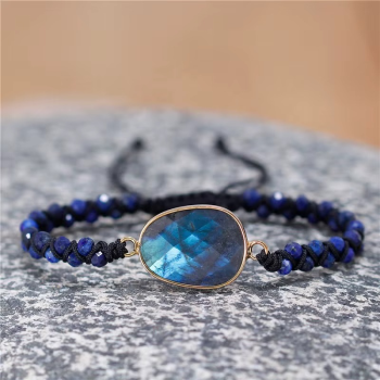 Verstellbares Perlenarmband mit blauem Labradorit – Makramee Armband