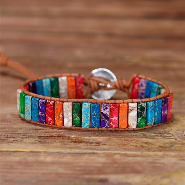 Mehrfarbiges Jaspis-Wickelarmband „Farbenpfad“ mit Metallornament 7 Chakren