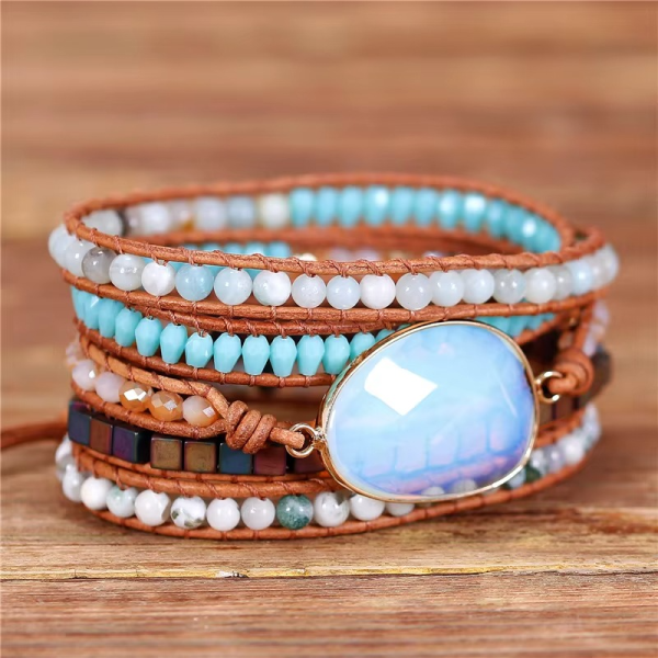 Wickelarmband mit Opalstein in Blau – Boho Lederarmband mit Natursteinen