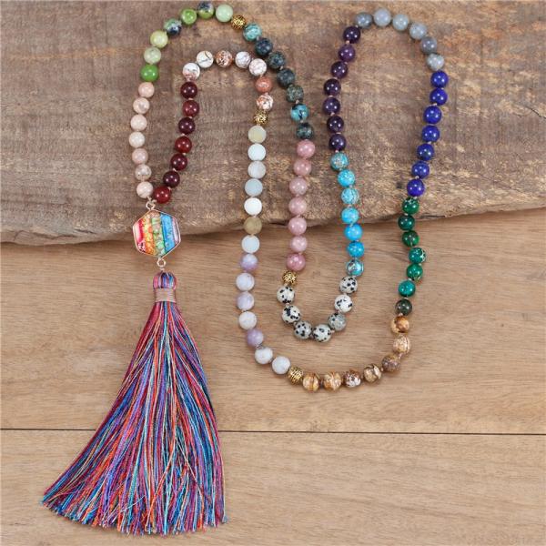 108 Mala-Halskette aus Natursteinen mit 7 Chakren und Quaste