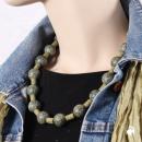 Kette 18mm Perle Kunststoff grün-matt gesprenkelt 56cm