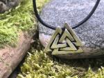 Valknut-Amulett versilbert – Symbol nordischer Entschlossenheit